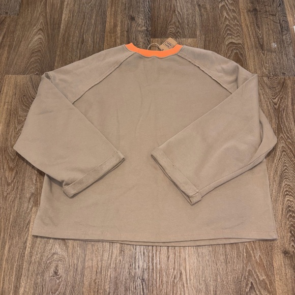 Casual Tan Sweatshirt with Plaid Flower Design - Picture 2 of 4